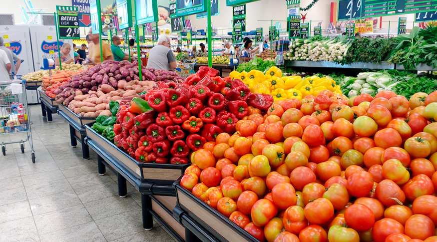 #praCegoVer Diversos alimentos em um supermercado, um dos destaques da pesquisa