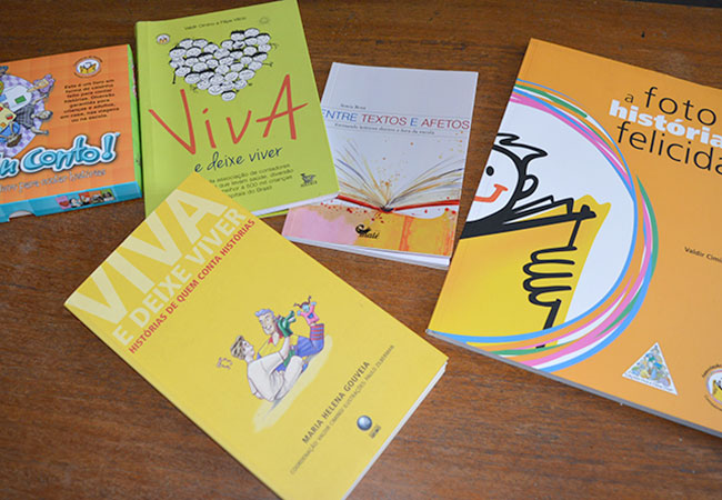 #PraCegoVer Livros infantis usados na contação de histórias